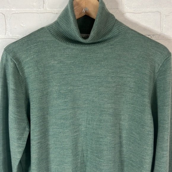 Pendleton Merino Wool Turtle Neck Sweater - Picture 3 of 11
